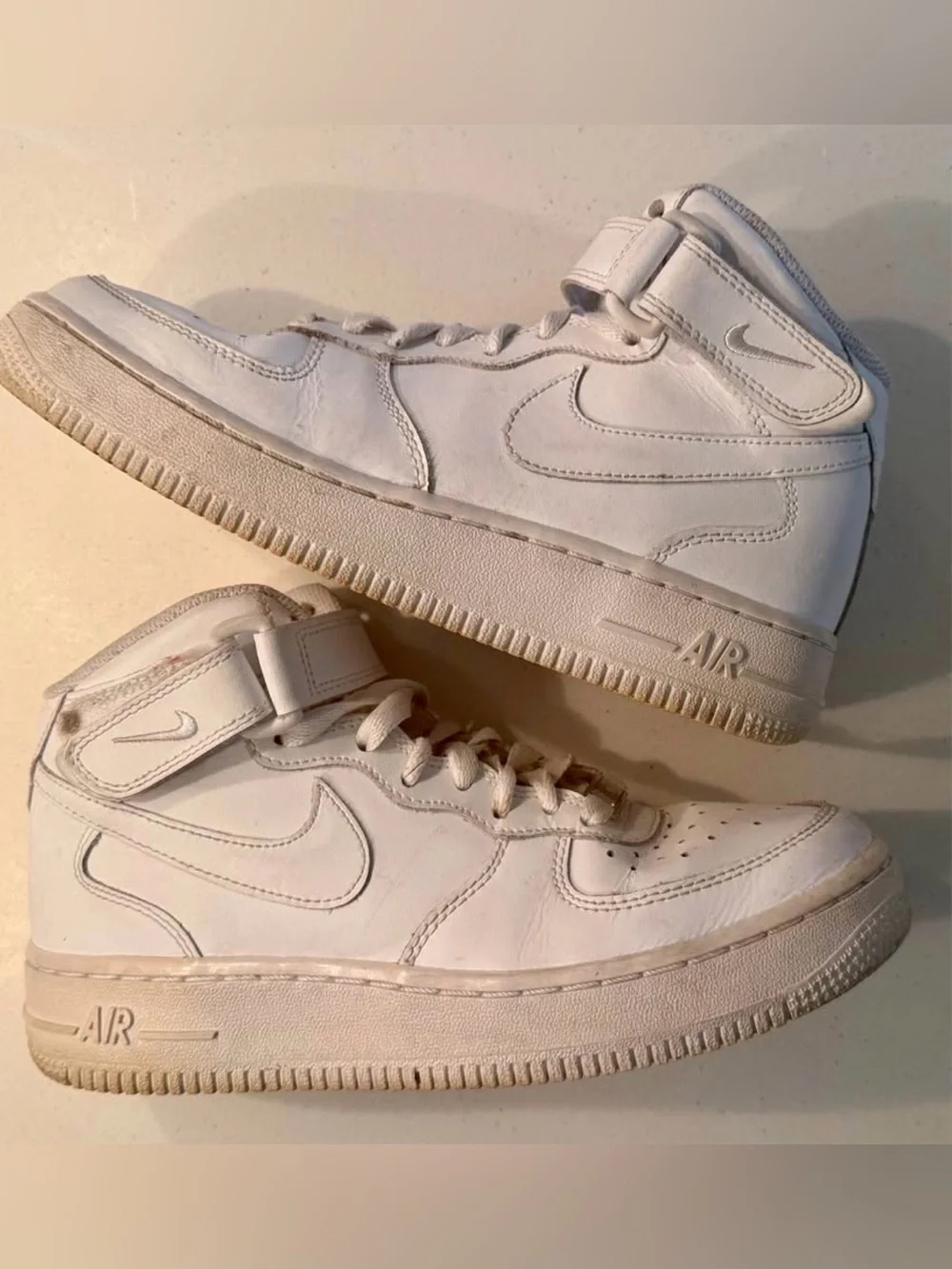 Nike Air Force 1 Mid Youth size 4.5Y
